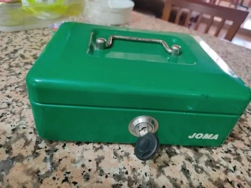 Caja Chica Pequeña (Usado)
