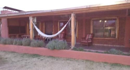Casa En Venta - 4 Dormitorios 2 Baños - Cocheras - 2.000mts2 - San Rafael