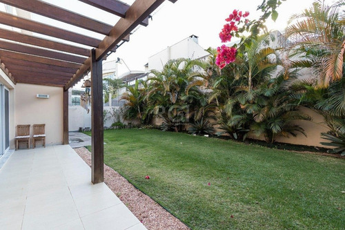 Casa Em Ipanema Com 3 Dormitórios - Lu431007