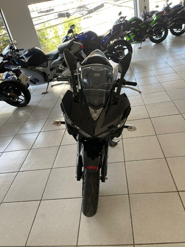 Imagem 4 de 10 de Yamaha R3 2016