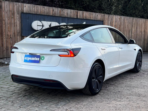 Tesla Model 3 Standar Range Plus 2025