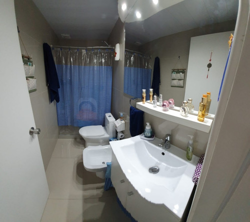Imagen 5 de 9 de -apartamento De Un Dormitorio, Con Patio, Tres Cruces.