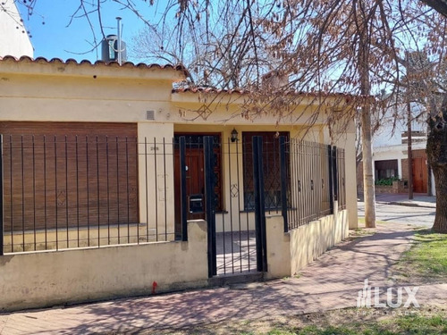 Imagen 3 de 30 de Venta Casa 3/4 Dormitorios En Esquina Donado 295 Oportunidad Comercial - Fisherton