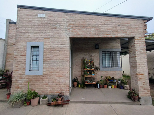Venta Casa 2 Dormit. Santo Tomé-muy Buen Terreno