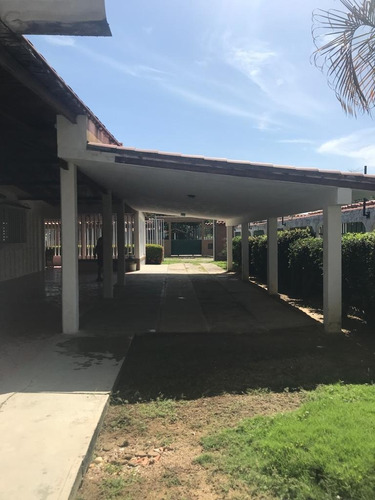 Imagen 3 de 17 de Casa Playera De 200mts Con Piscina Muros Cerco Electrico.mirador.estacionamiento Techado