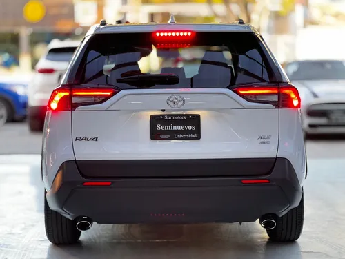 Toyota RAV4 2.5 Xle 4wd At 204 hp