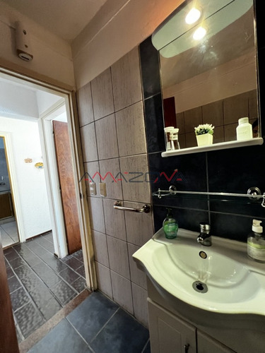 1 Dormitorio Reciclado, Ascensor, Garaje, Baulera Balcón Y Gastos Bajos