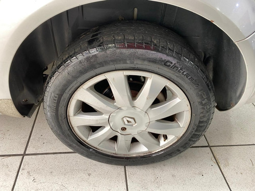 Renault Megane 1.6 DYNAMIQUE GRAND TOUR 16V FLEX 4P MANUAL
