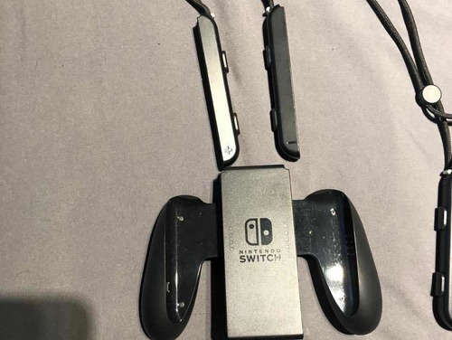 Nintendo Switch 32 Gb + 4 Controles + 4 Juegos. Impecable!!