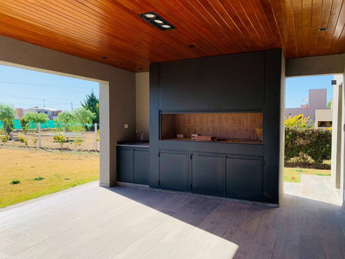 Imagen 9 de 22 de Venta Casa A Estrenar En La Cascada Country Golf