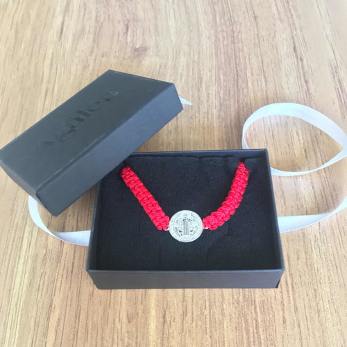 Imagen 7 de 9 de Pulsera Hilo San Benito De Plata Ley .925 Agálea Joyeria
