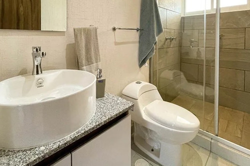 Preciosa Y Amplia Casa, Excelente Ubicación En Fracc. Residencial Las Américas Ecatepec. A Unos Minutos De La Cdmx!!! -no Créditos- Jagr