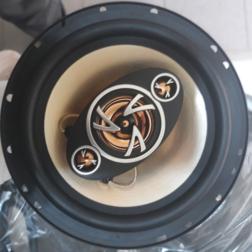 Imagen 2 de 9 de Juego De Parlantes 6.5 PuLG. 4 Vías 500w Wild By Jahro
