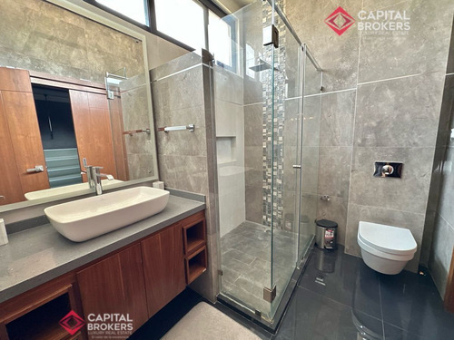 Casa En Venta De Lujo En Villa Verona Con Alberca