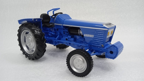 Tractor Agrícola Kdw A Escala 1:18 (20×10×9 Cms.) Metal.