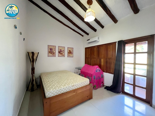 Res. Los Cayos- Cayo Mero, Amplio Apartamento Segundo Piso