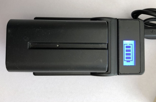 Iluminador Triopo 204 Led + Batería Np-f550 Cargador Fuente