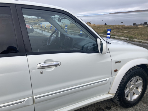 Vendo Suzuki Xl7, Motor 2,7, Bencinero, Mecánico, 4x4
