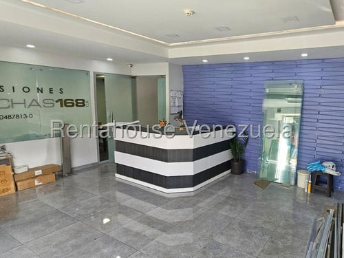 Local Comercial En La Carlota! 146.50mts En Venta.