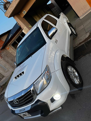 Toyota Hilux 3.0 Cd Srv Cuero 171cv 4x4 5at