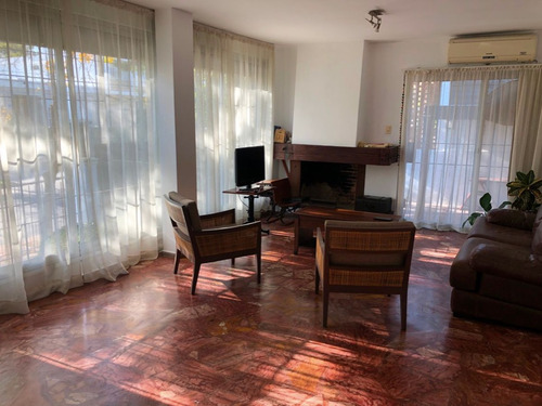 Dueño Vende Excelente Propiedad En Malvin, 3 Dormitorios Y Servicio