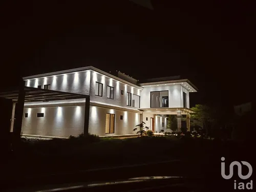 Venta Casa 5 Ambientes Yerbabuena