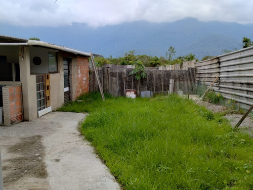 2 Quartos 1 Banheiro Casa