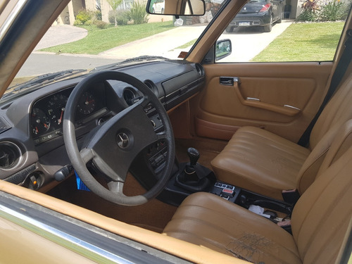 Mercedes Benz 230 E W123