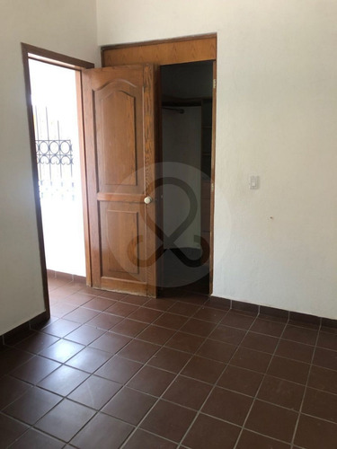 Casa En Venta En Lomas De Bezares