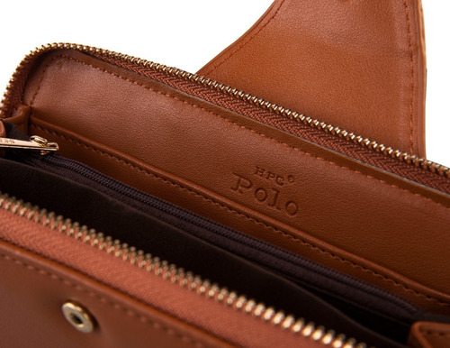 Cartera Hpc Polo Logo Solapa Color Marrón Diseño de la tela Liso