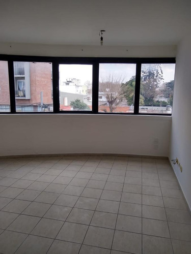 Imagen 2 de 6 de Venta Departamento Dos Ambientes Con Gran Iluminacion En El Ibiza V Paunero 848 Muñiz