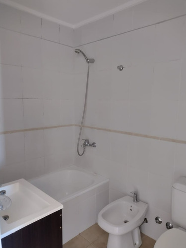 Imagen 7 de 15 de Departamento 2 Ambientes Con Cochera Fija, Villa Pueyrredon.