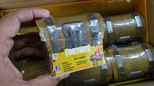 Baú Com Acessórios Loot Chest Fortnite Epic Games Jazwares