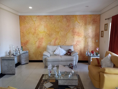 Oportunidad, Remate: Casa Con Excelentes Acabados Y Estado De Conservación En Oportunidad, Sin Pasivos. Cuenta Con Espacios Amplios Y Comodidades En Toda La Casa.