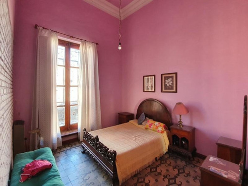 Casa Colonial En Esquina, En Excelente Estado Y Ubicación Inmejorable