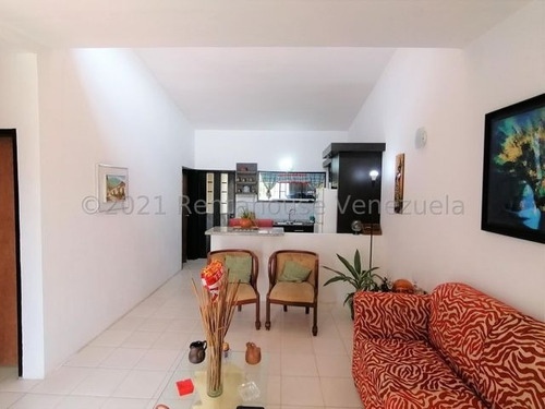 Imagen 20 de 30 de Casas En Venta El Amanecer Cabudare Lara. 3 Habitaciones 2 Baños 2 P/e Cod # 22 - 7781 Katty Vasquez Rentahouse 412 - 1498654 Contactame! Excelente Precio De Oportunidad E Inversion. Negociable !!!