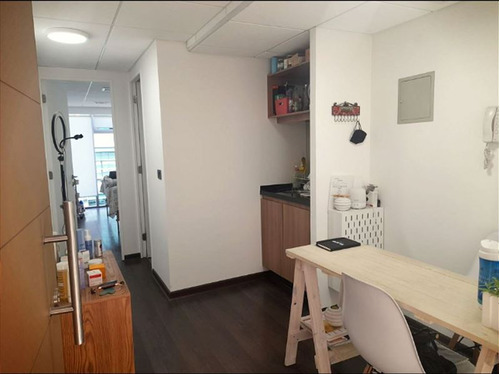 Oficina En Arriendo 1privado/1baño. Distrito Estoril. 