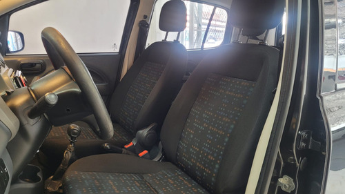 Fiat Uno Uno Vivace 1.0 8V (Flex) 4p