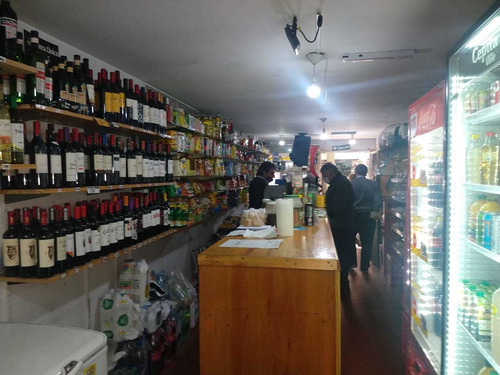 Imagen 2 de 3 de Local Comercial Ubicado A 40 Mts De Av Colon