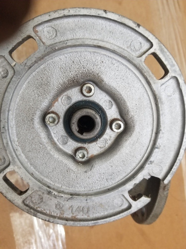 Reductor Velocidad Mrv05 F1. Relación 10 A 1. Brida 95 Mm. (Usado)