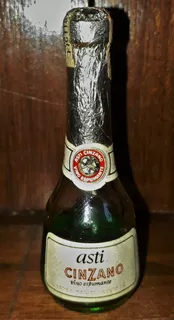 Botella Miniatura Asti Cinzano Vino Espumante Cerrada 1975