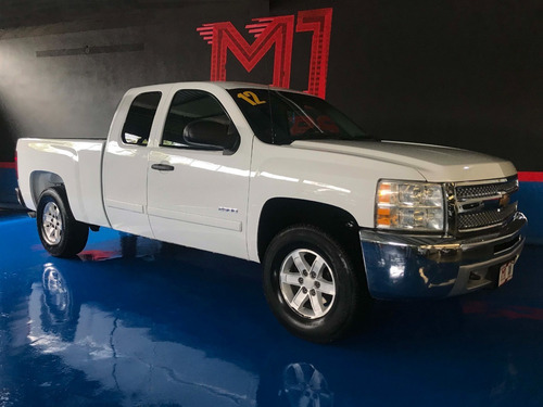 Imagen 1 de 9 de Chevrolet Silverado 2500 Cab Ext T/a 2012 Blanca