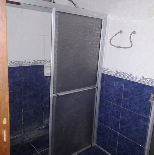 Casa De 7 Ambientes, 2 Baños, Patio Y Garaje