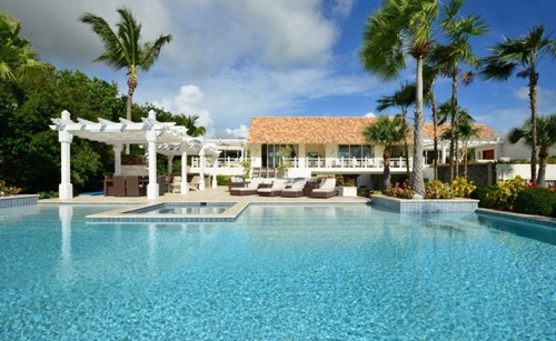 Se Vende Villa Con Playa Privada En Juanillo Cap Cana.