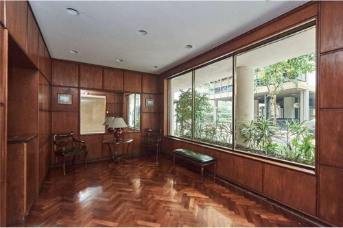 Montevideo Y Posadas - Excelente Piso De Categoría En Recoleta