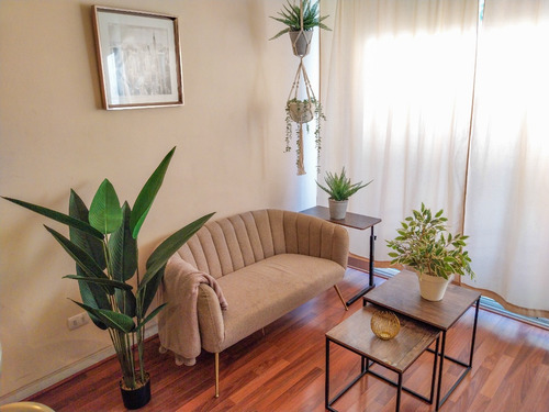 Una Habitacion Con Y Sin Estacionamiento