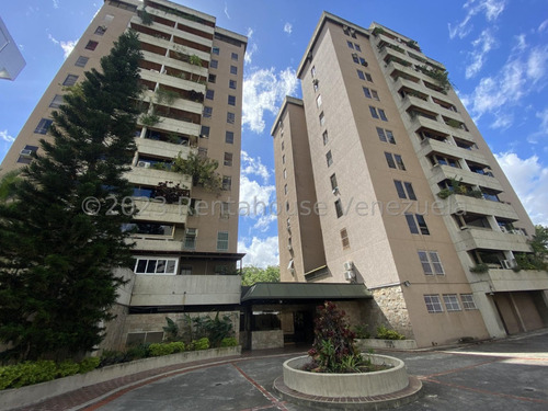 Magnífico Apartamento En Alquiler La Carlota Full Amoblado, Con Excelente Distribución, Amplio Y Luminoso Consta De 141 Mts2, Vi Mls #24-11566