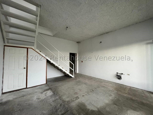 25-4710 Rahdeleste Vende Local Comercial Una Excelente Oportunidad De Inversión En Zona De Crecimiento En Cabudare, 25-4710 Av Intercomunal Muy Cercano A Mundo Traki En Centro Comercial Con Seguridad