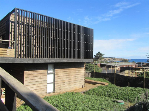 Casa En Venta De 3 Dorm. En Pichilemu