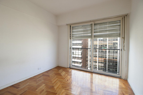 Venta Departamento 3 Amb En Palermo Chico A Reciclar - Piso Alto.